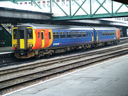 156406 in East Midlands Trains livery at Nottingham