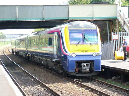 175106 heads west through Shotton Low Level