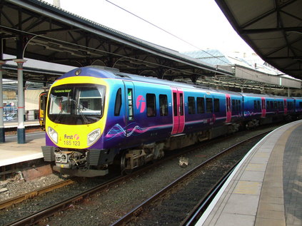 185123 at Newcastle Central