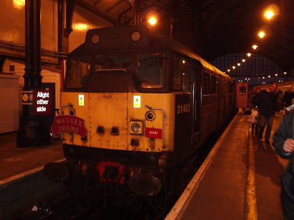 31452 arrives at Brighton for perhaps the final time on 1O98