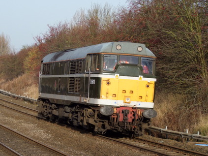 31190 blends into the autumnal foliage at Fenny Compton