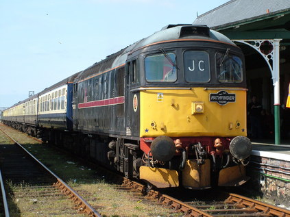 33202 prepares to leave Barmouth