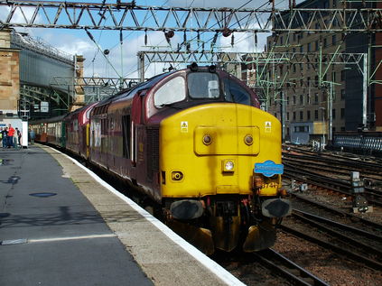 37417 and 37422 await departure from Glasgow Central