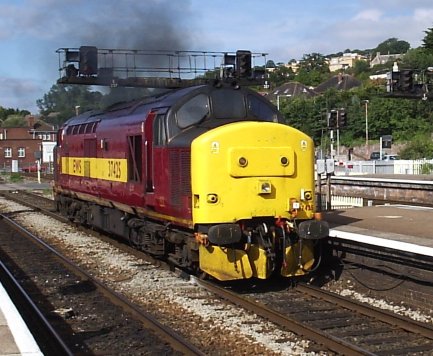 Lots of clag as 37425 runs light to Plymouth, passing Exeter St. Davids