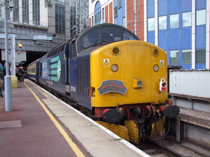 The undamaged end of 37510 at Fenchurch Street
