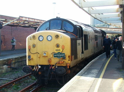 37603 pauses at Folkestone Harbour
