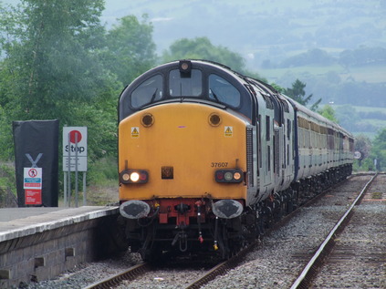 37607 and 37423 shunt the stock at Newtown