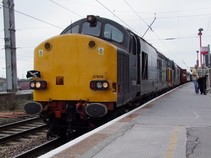 First proper sight of 37608 and 37610 at Warrington Bank Quay
