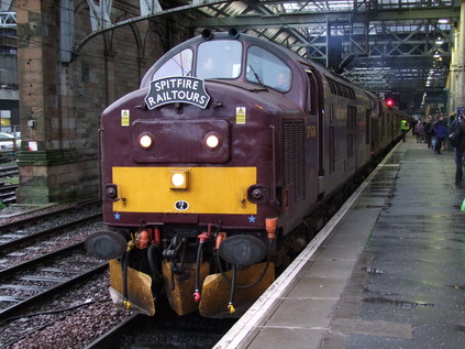 37676 and 37516 at Edinburgh Waverley