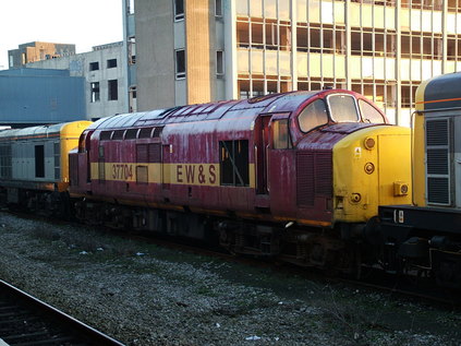 A somewhat decaying 37704 at Bristol Temple Meads