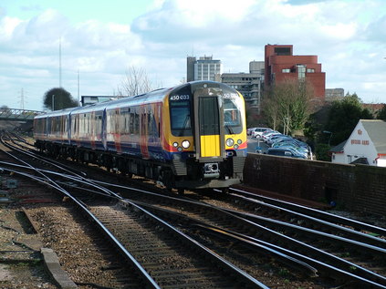 ... and 450033 arrives at Basingstoke