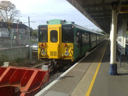 455814 in the bay platform at Beckenham Junction