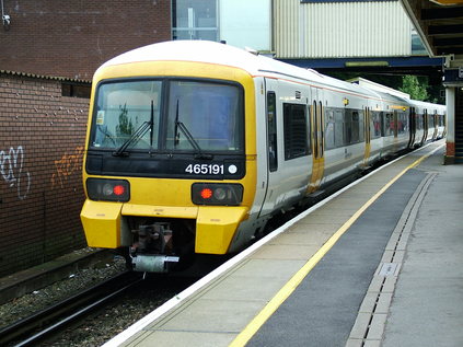 465191 prepares to work to Blackfriars via Bat & Ball