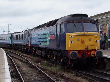 47810 pilots 90009 and it's train into Great Yarmouth