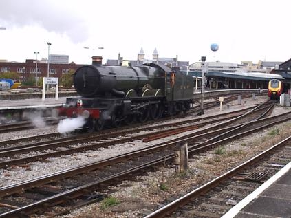 5051 reverses on the up through line at Bristol Temple Meads