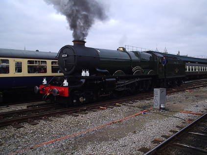 6024 'King Edward I' runs around the stock of 'The Devonian'