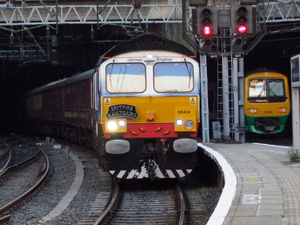 66414 arrives at Birmingham New Street