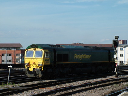66519 pottering around at Bristol Temple Meads