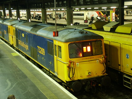 73209 leading 73205 on the blocks at Euston