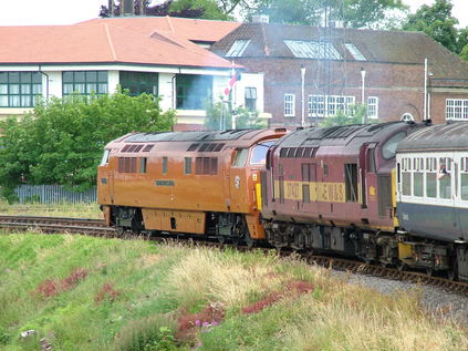 D1015 and 37427 at Abbey Foregate, Shrewsbury