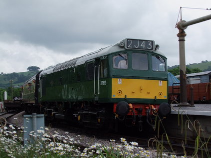 D7612 (25262) departs from Totnes