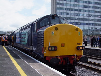 37606 and 37609 at Plymouth