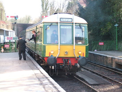 Pressed Steel Class 122 'Bubble Car' arrives at Alresford