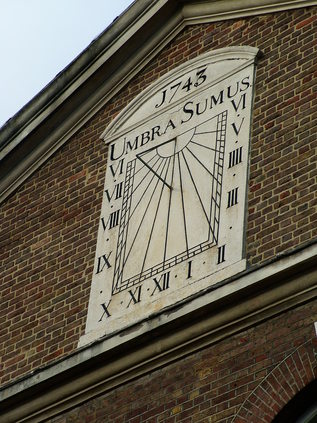 'We are shadows'. The Sundial on the Jamme Masjid